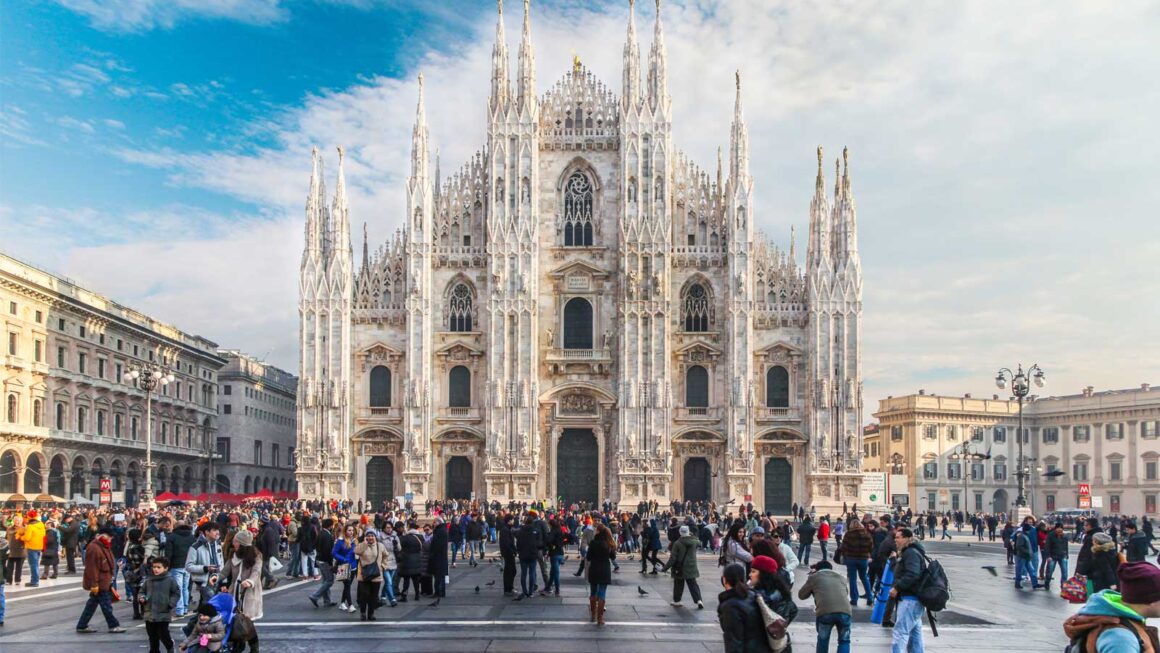 Thousands of People gathered In front of the Milan Building