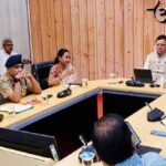 सीएम धामी ने ‘एक पेड़ मां के नाम’ अभियान के तहत अपनी माता के साथ किया पौधारोपण