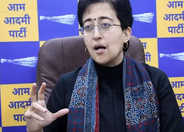 विपक्ष नेता आतिशी ने महिला समृद्धि योजना को लेकर एक बार फिर रेखा सरकार पर साधा निशाना 