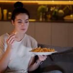 क्या आप भी रात में देर से करते है भोजन? तो हो जाए सावधान, बढ़ सकता है बीमारियों का खतरा 