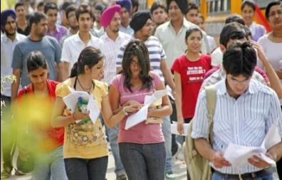 सामाजिक कुरीतियों पर प्रहार करती ‘खोली का गणेश‘